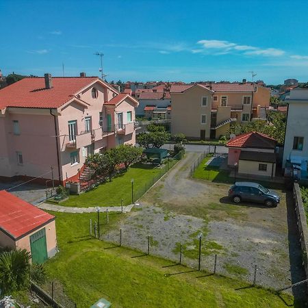 Casa Vacanze Ferrando Lägenhet Pietra Ligure Exteriör bild