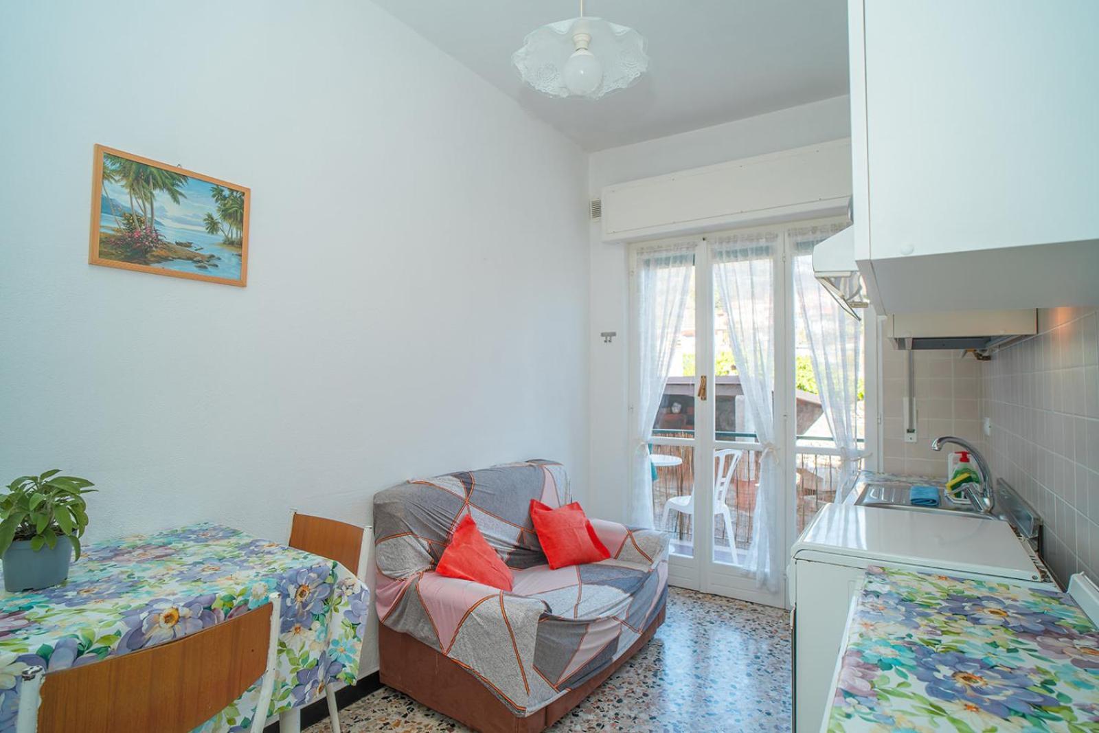 Casa Vacanze Ferrando Pietra Ligure Exteriör bild